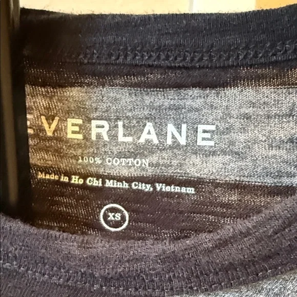 Everlane Men's Charcoal and Black Striped Tee - Picture 3 of 3